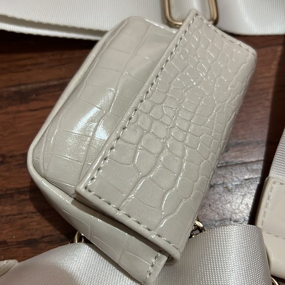 Madden NYC crossbody purse - Picture 6 of 7